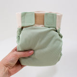 Kniti Überhose salbei oder mint Vorderansicht